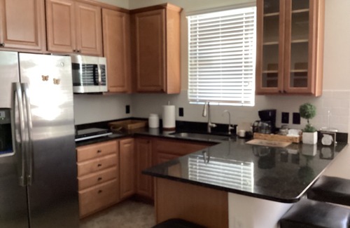 Tucson Apartamento | Stylish studio with kitchenette, Private entry. Fast Wi-Fi. & Near to hospitals,