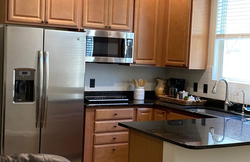 Tucson Apartamento | Stylish studio with kitchenette, Private entry. Fast Wi-Fi. & Near to hospitals,