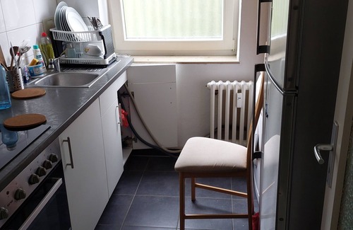 Neumuhlen-Dietrichsdorf Apartamento | Stylish Studio with WiFi Near Kiel Port with Sea Views & Park Nearby.