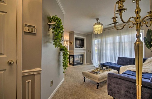 Lorton Apartamento | Stylish Suburban Condo Less Than 20 Mi from Dtwn DC!
