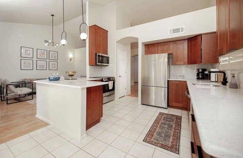 Pecos West Casa | Stylish & Sunny with Heated Pool in the Foothills!