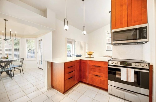 Pecos West Casa | Stylish & Sunny with Heated Pool in the Foothills!