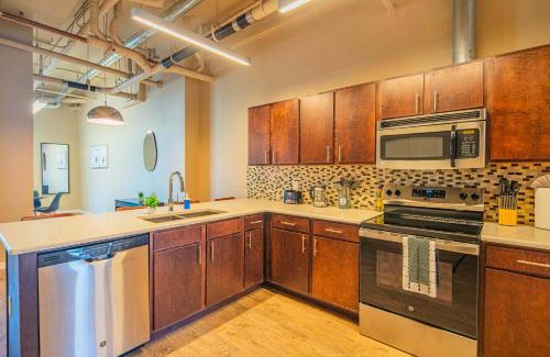 Tempe Apartamento | Stylish Tempe ASU Stay Pool Gym Parking WD