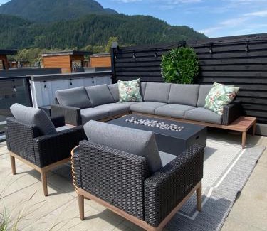 Squamish Casa | Stylish Three Bedroom Townhome