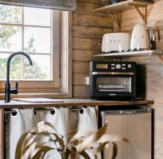 Moss Vale Casa | Stylish Tiny Home with Fire Pit in Moss Vale