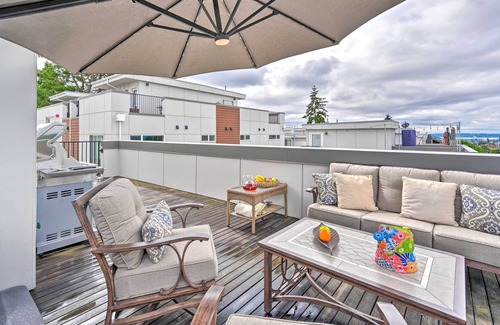 Whittier Heights Casa | NEW! Sleek Townhome in Ballard w/ Rooftop Deck!