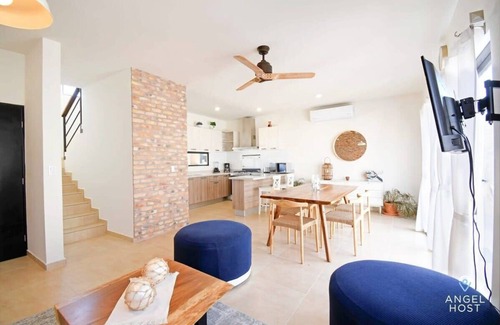 La Paz Apartamento | Stylish Townhome Private Patio Parking Pool Onsite