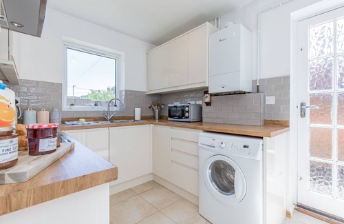 Summertown Casa | Stylish Townhouse with parking for 2!