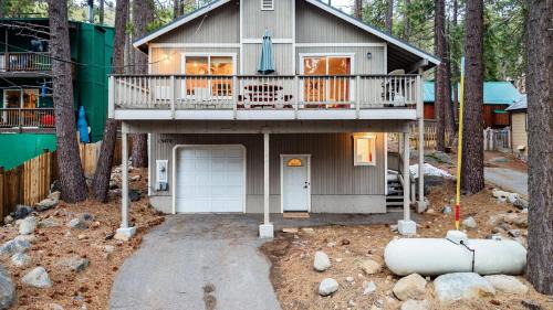 Truckee Casa | Stylish Truckee Retreat Deck Near Lake Skiing Moraine by AvantStay