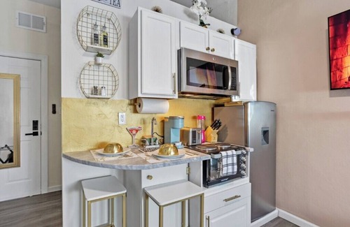 Tucson Apartamento | Stylish Tucson Studio Getaway Near Zoo & Downtown!