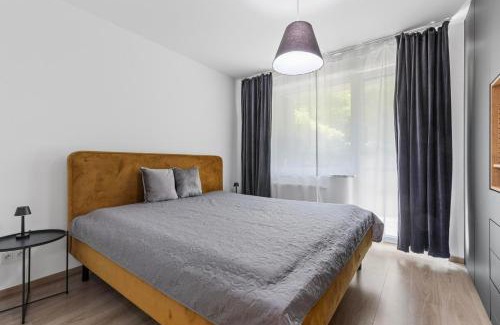 Nove Mesto Apartamento | Stylish Urban apartment-Garden&Parking&AC