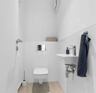 Nove Mesto Apartamento | Stylish Urban apartment-Garden&Parking&AC