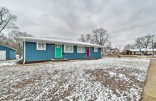 Normal Casa | Stylish Vacation Rental - Walk to ISU!