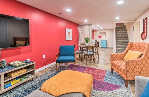 Normal Casa | Stylish Vacation Rental - Walk to ISU!