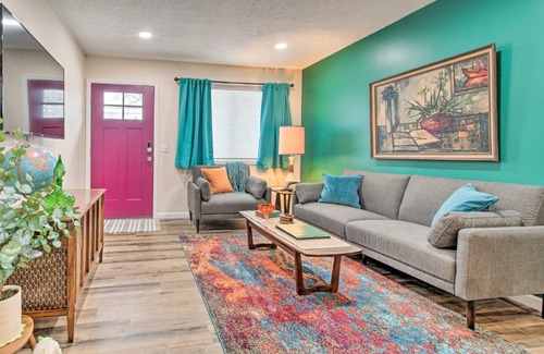Normal Casa | Stylish Vacation Rental - Walk to ISU!