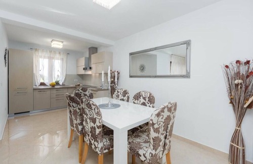 Mugeba Villa | Stylish Villa Mirjana with private Pool near Poreč