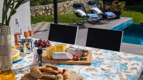 Zupa dubrovacka Villa | Stylish villa near Dubrovnik with a swimming pool