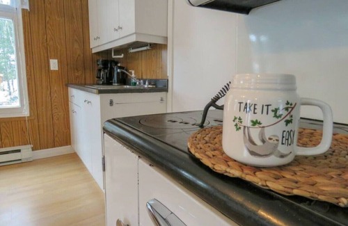 Saint-Tite-des-Caps Chalet De Esquí | Stylish-vintage refuge near Massif & MSA with spa