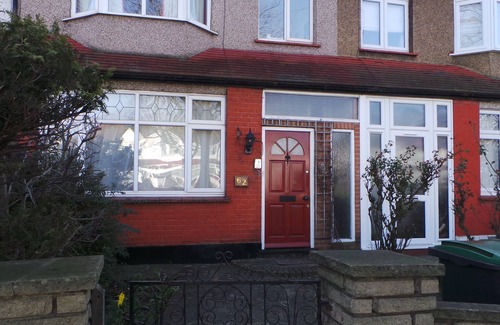 West Green Casa | Casa contemporánea de 5 estrellas, capacidad para 15 personas, 10 minutos hasta el tubo Turnpike Lane DESAYUNO GRATIS
