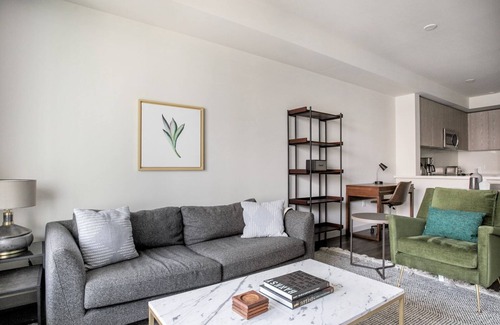 West Los Angeles Apartamento | Stylish West LA 1BR w/ Pool, Gym & BBQ, nr Restaurants, by Blueground