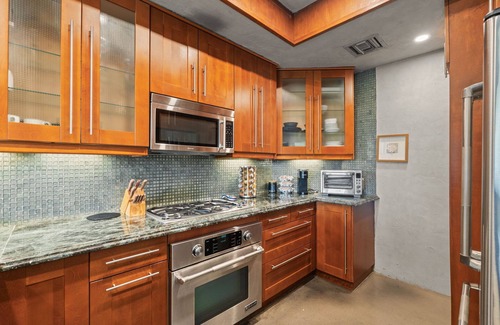 Westwood Apartamento | Stylish Westwood Condo | Near UCLA & Century City