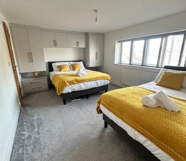 Woking Apartamento | Stylish Woking Stay & Parking