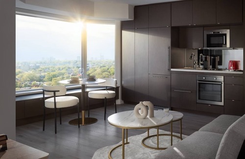 Midtown Toronto Apartamento | Stylish Yorkville Gem | Prime Location, Comfort & Modern Amenities