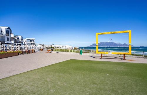 Big Bay Apartamento | Stylishly Decorated Beachfront apartment w Inverter, 202 Eden