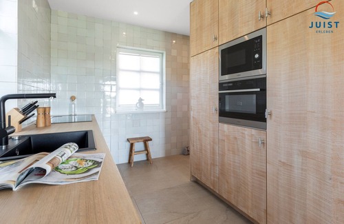 Juist Casa | Stylishly furnished vacation home with terrace on the mudflats.