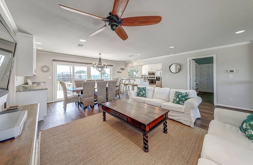 Key Allegro Casa | Stylishly Remodeled Home w/ Canal Views & Private Deck - Near Beach
