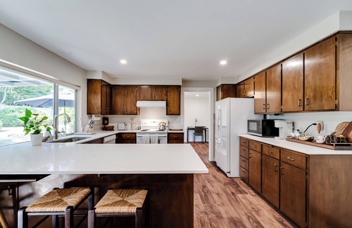 Western Casa | Stylishly remodeled in 2024; Fully appointed 3bd 2ba in SW Eugene with AC, WiFi