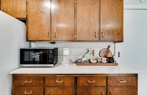Western Casa | Stylishly remodeled in 2024; Fully appointed 3bd 2ba in SW Eugene with AC, WiFi