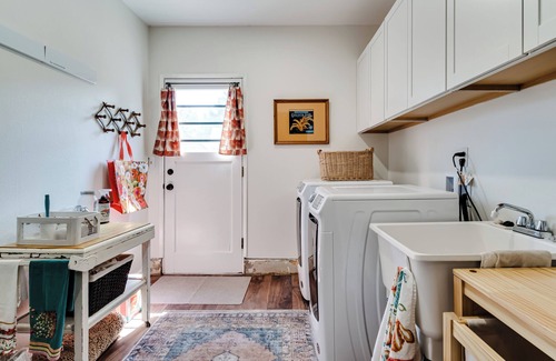 Western Casa | Stylishly remodeled in 2024; Fully appointed 3bd 2ba in SW Eugene with AC, WiFi