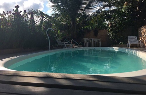 Bairro da Enseada Cama Y Desayuno | Suíte 9 com piscina e wi-fi em Caraguatatuba