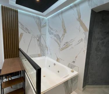 Centro Apartamento | Suíte Gold com Hidromassagem 301