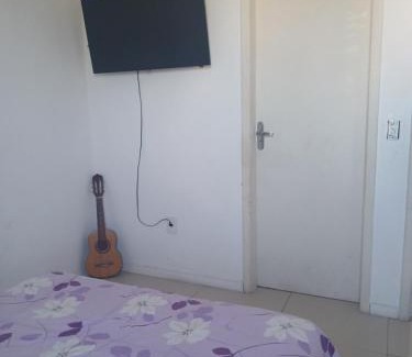Resende Casa | Suíte Privativa em Casa de Família - aconchego e privacidade