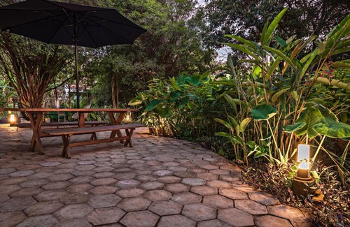 Brotas Apartamento | Suítes no Quintal