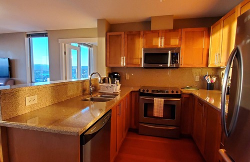 Downtown Victoria Apartamento | Sub-Penthouse19th Fl. S.W.180 Degree Ocean View Overlooking the Inner Harbour .