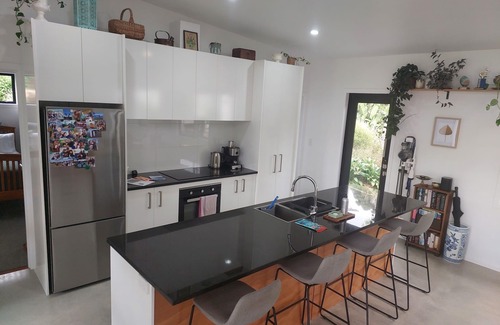 Matapouri Casa | Sub-tropical Escape - new, modern holiday home in Matapouri Park