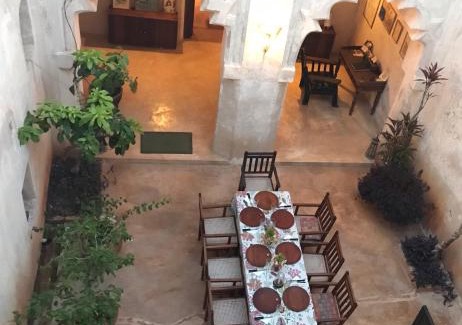 Lamu Cama Y Desayuno | Subira House