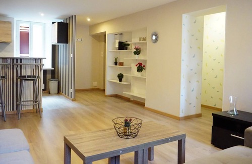 Langres Casa | Sublime apartment close to the Diderot statue, hyper-center