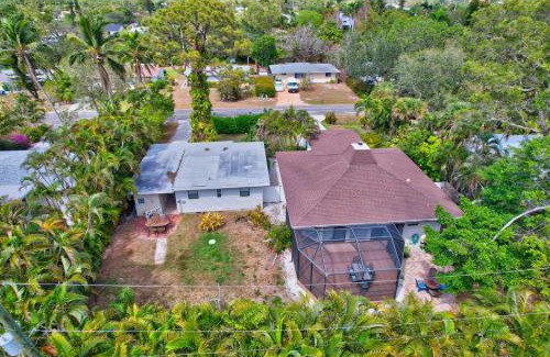 Central Naples Casa | Subtropical Oasis -Naples Fl Retreat