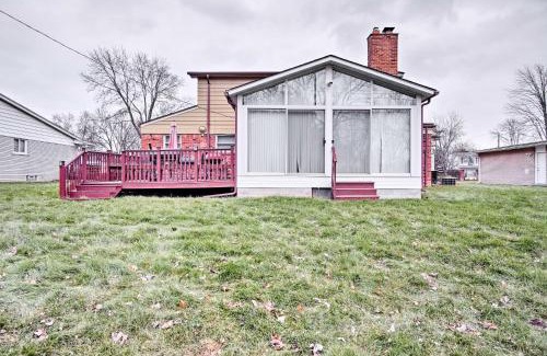 Southfield Casa | Suburban Detroit Home with Porch, Yard and Fire Pit!