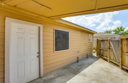 Clodine Apartamento | Suburban Home By Arthur Storey Park and HCA Houston!
