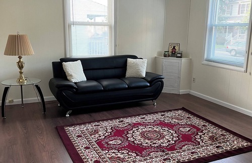 Brooklyn Park Casa | Suburban Retreat Near Baltimore Harbor