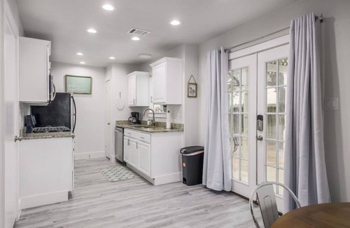 Round Rock Casa | Suburban Round Rock Home Where Cozy meets Comfort