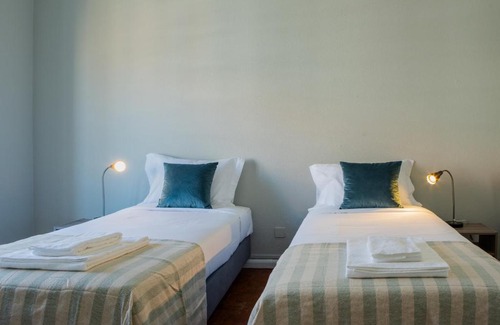 Sao Joao de Deus Casa | Succeed Campo Pequeno Guest House