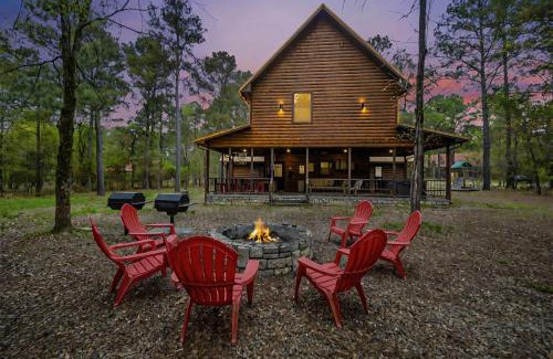 Broken Bow Casa | Sugar Daddy - large family cabin pool table games