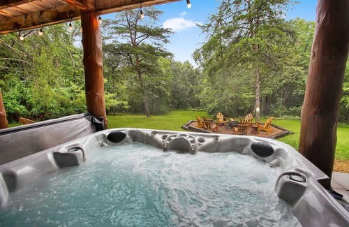 Huntingdon Cabina | Sugar Grove Log Cabin | HOT TUB + Fire Pit!