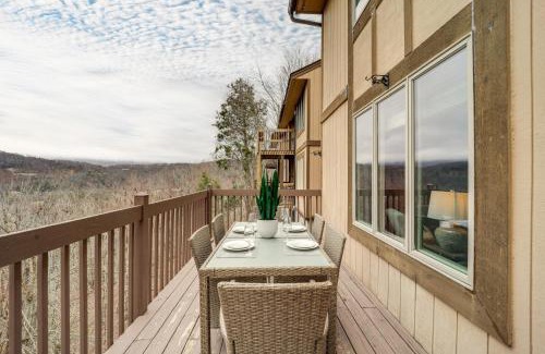 Sugar Mountain Casa | Sugar Mtn Townhome with Hot Tub Sugarcane Chalet